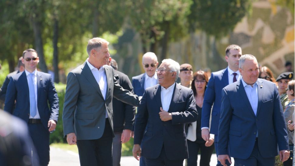 Klaus Iohannis, vizită comună cu premierul Portugaliei și premierul Nicolae Ciucă la Batalionul 1 Caracal - VIDEO