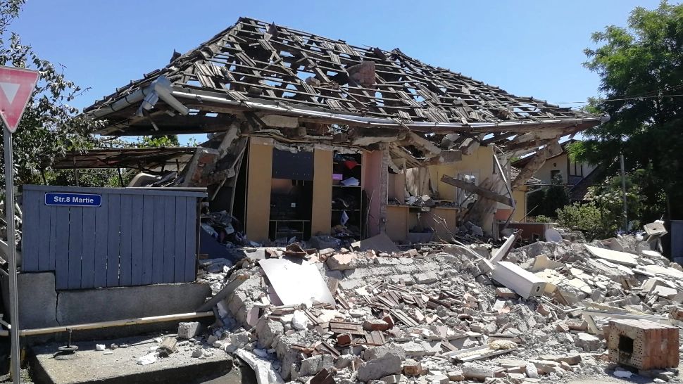 EXPLOZIE la o casă din Cluj