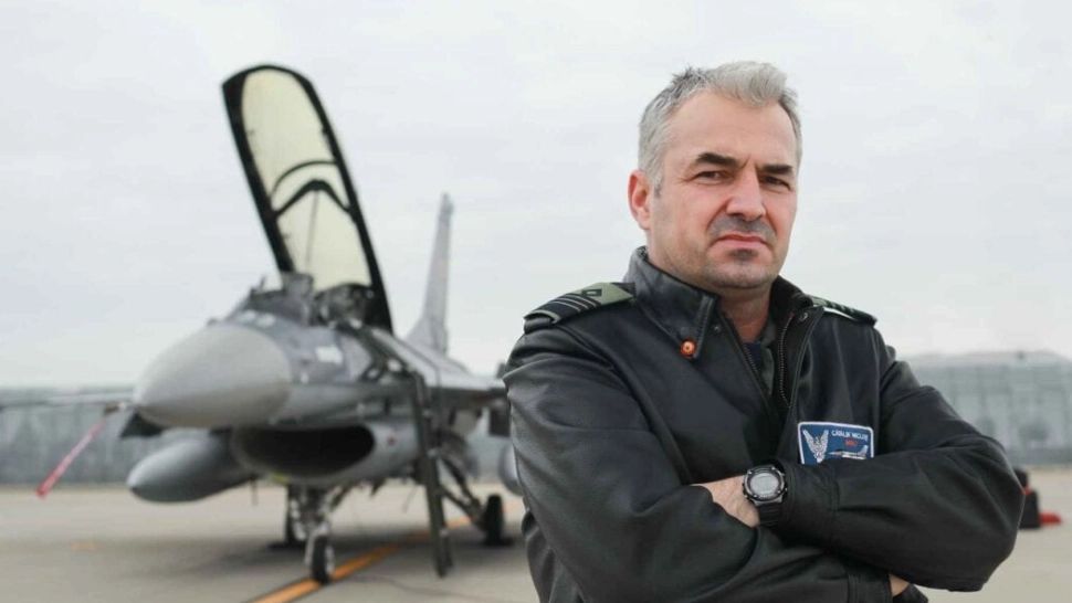 Comandorul Cătălin Micloș, comandantul Bazei Aeriene 86 Borcea