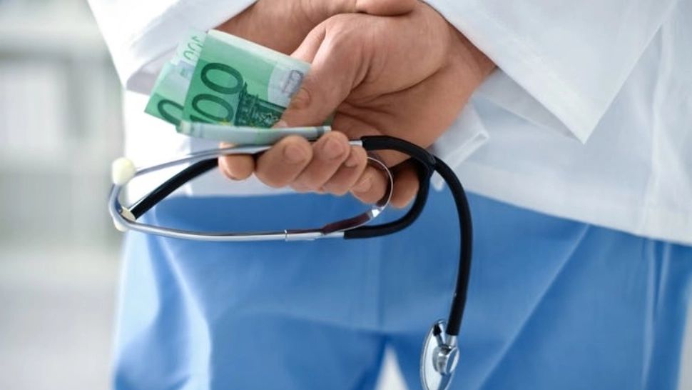 Medici arestati