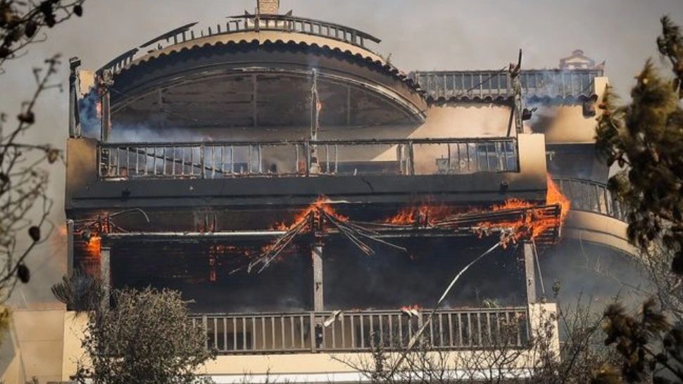 Incendii în Grecia, în regiunea unde se află și Sorin Oprescu Foto: Twitter.com