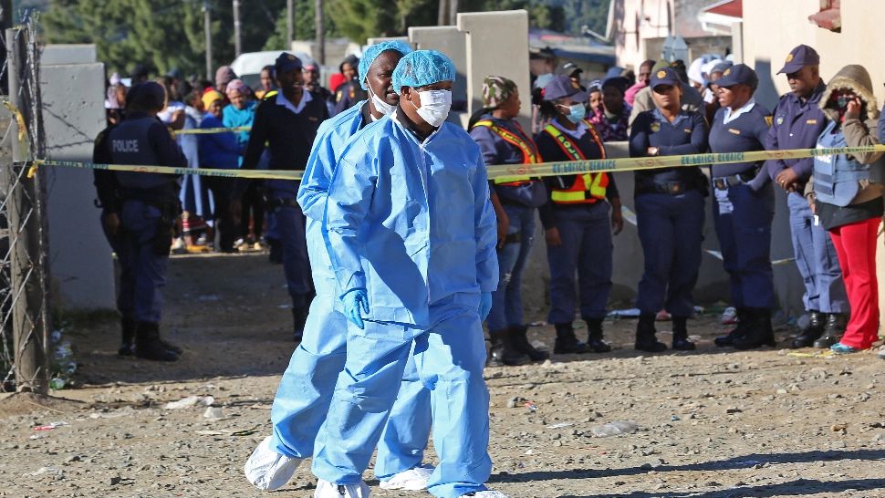 21 de adolescenți au murit într-un club din Africa de Sud