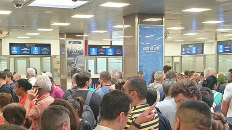 CARACATIȚA din jurul directorului aeroportului GROAZEI și rolul ROMPREST - Afacerea din spatele HAOSULUI de pe Otopeni. Cine își bate joc de români