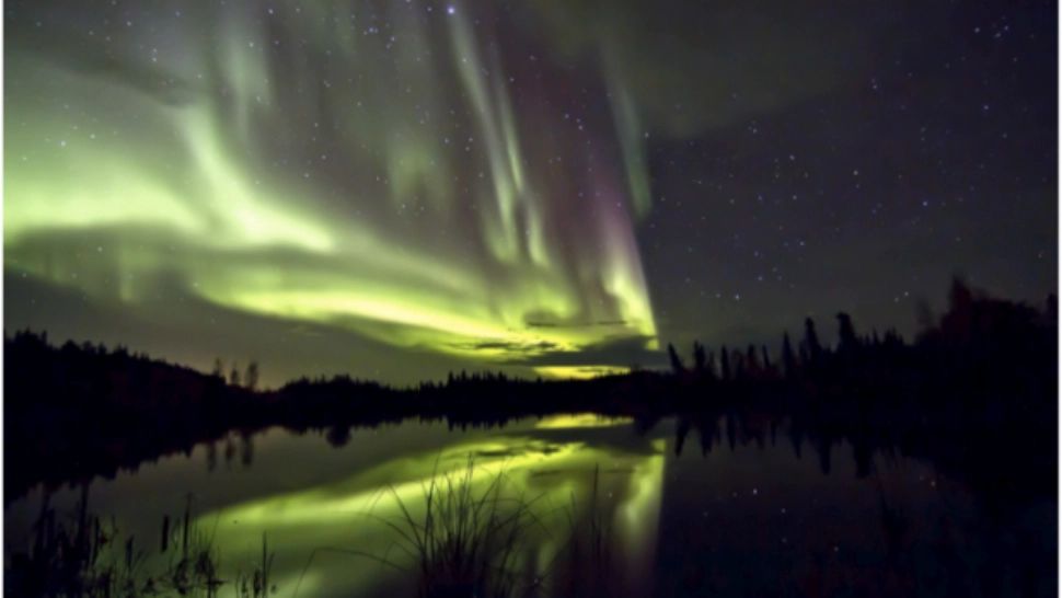 O furtuna geomagnetică ar urma să lovească Pământul miercuri