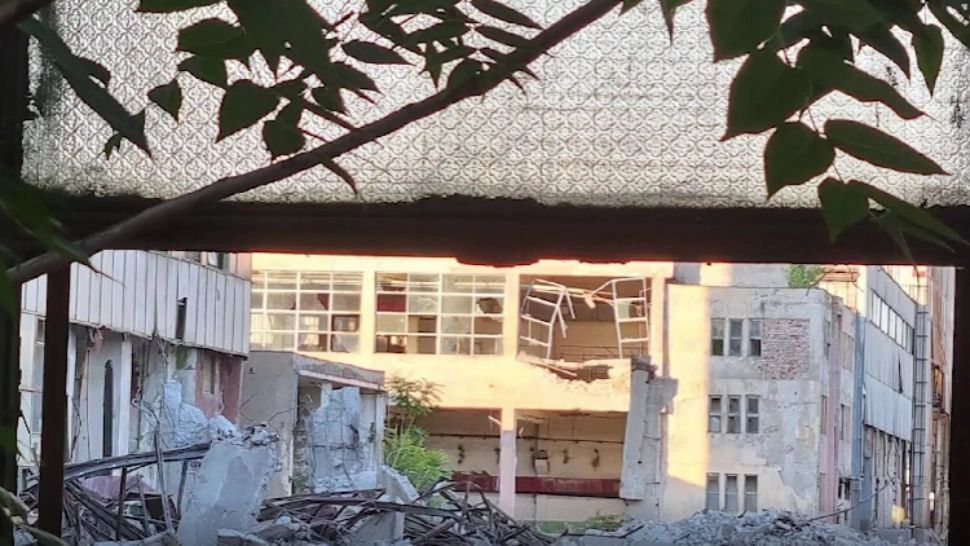 Demolarea fostei fabrici Aversa/ Captură video