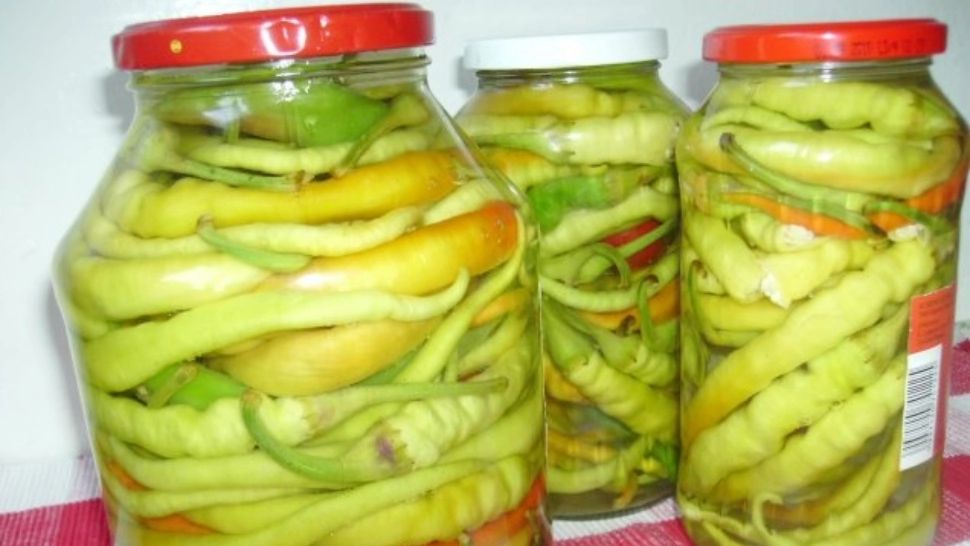 Rețetă de ardei iuţi bulgăreşti în oţet. Sunt delicioşi!