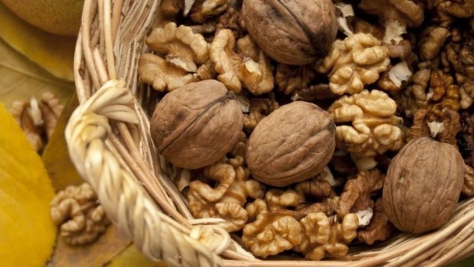 Ce se întâmplă în corpul tău la 4 ore după ce ai mâncat o mână de nuci