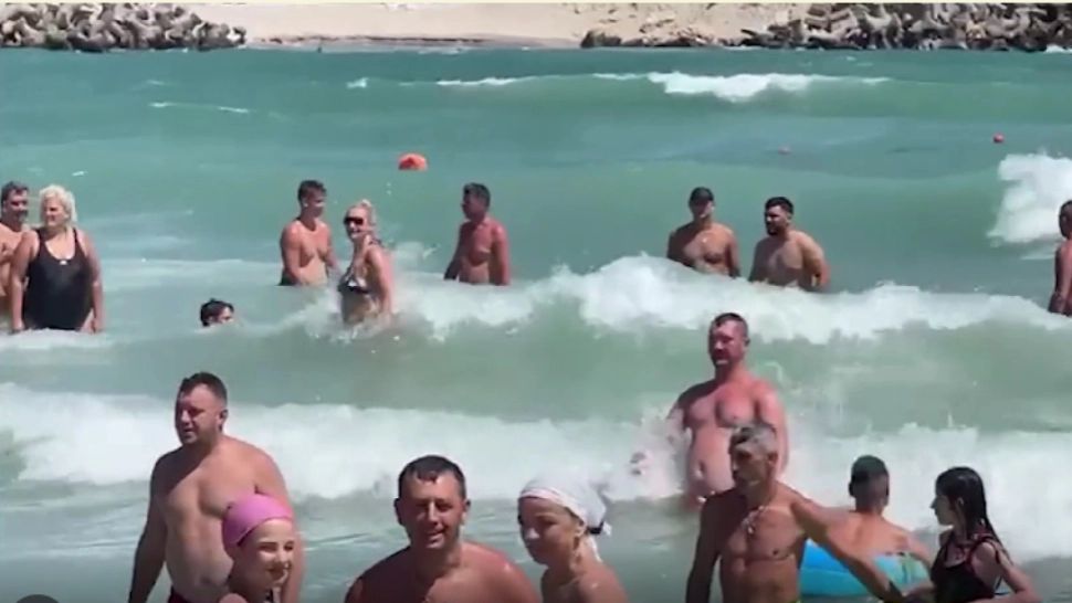 Valuri, pe litoral/ Captură video 