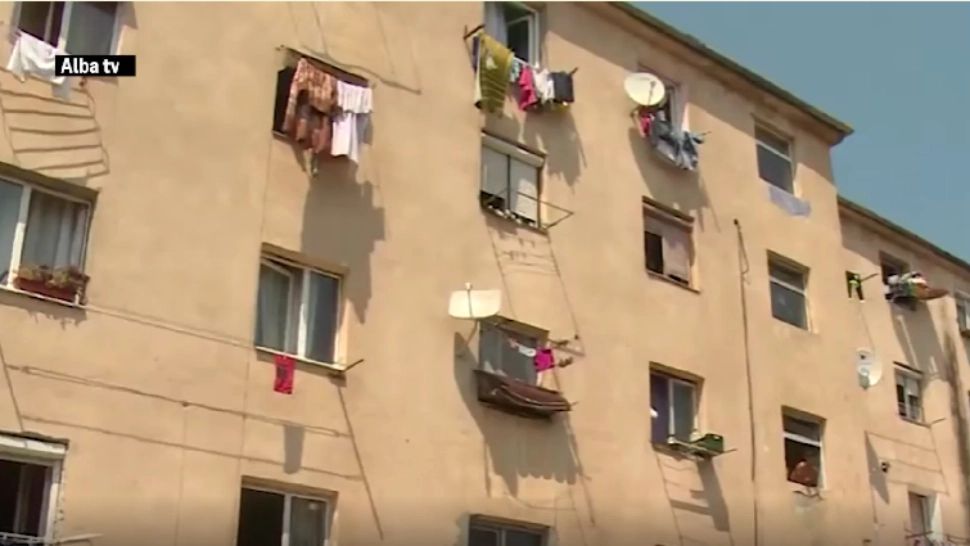 Bloc Alba/ Captură video Alba TV