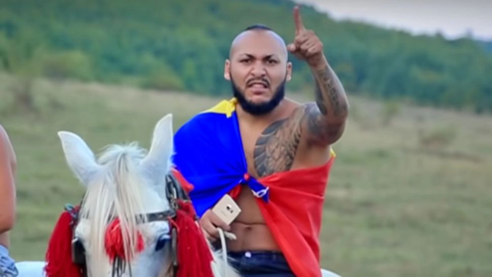 Dani Mocanu a lovit un cal. Foto/(captură videoclip)