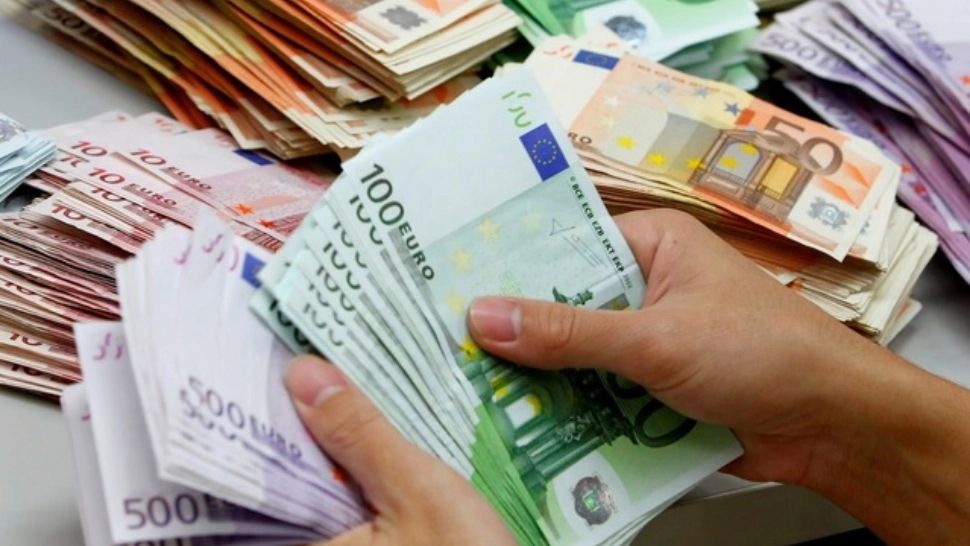 100 de milioane de euro, EPUIZATE în 7 minute. Bătaie pe banii de la Guvern pentru ILUMINAT PUBLIC