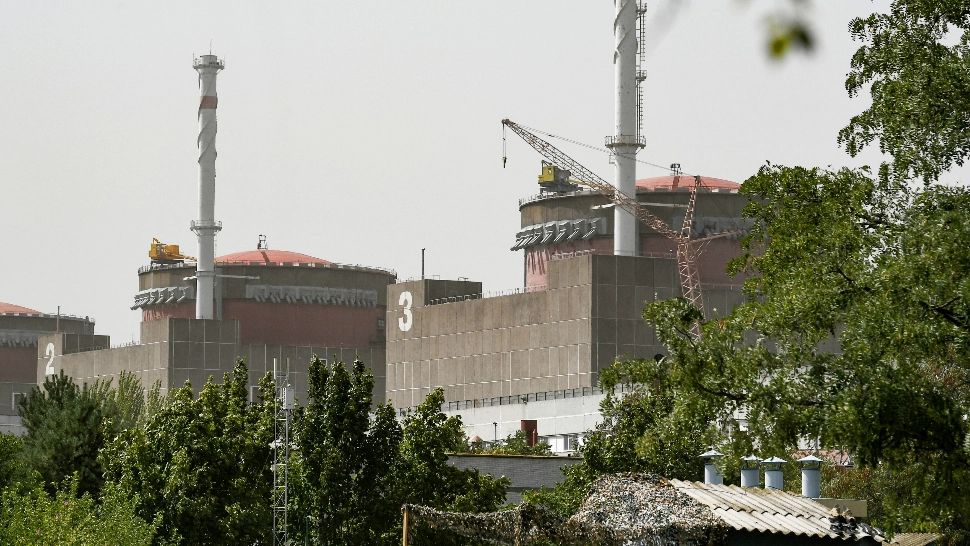 Incendiu la un turn de răcire al Centralei Zaporoje. Foto/Profimedia