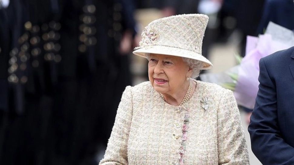 Regina Elisabeta a II-a a Marii Britanii 