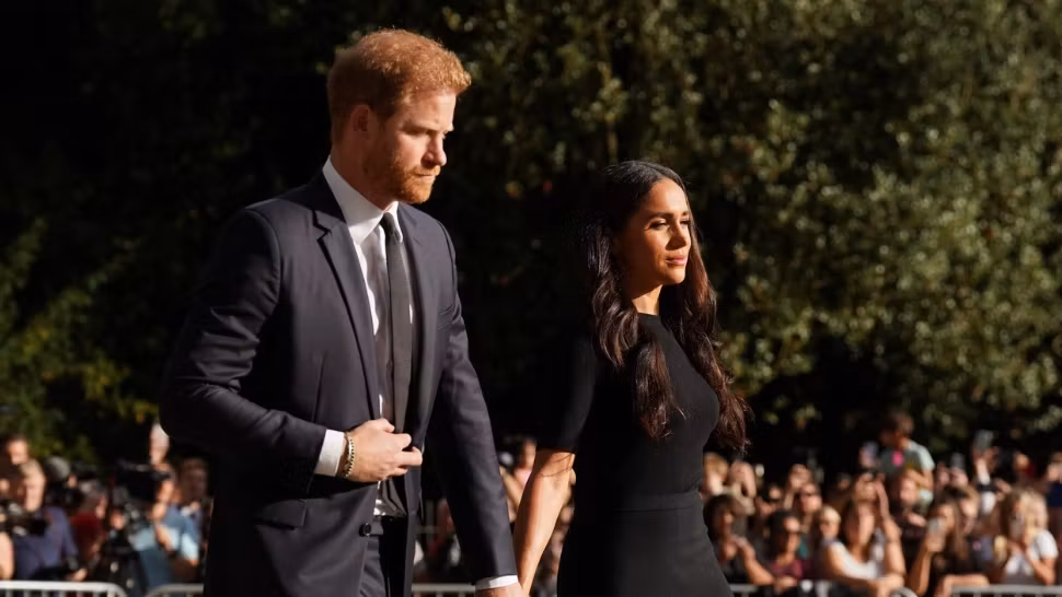 Prinţul Harry şi Meghan le doresc „sănătate şi însănătoşire lui Kate şi familiei”