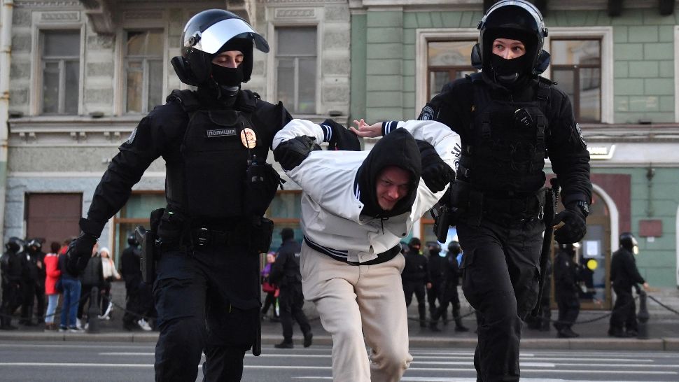Rușii fug de mobilizare pe unde pot. Foto/Profimedia
