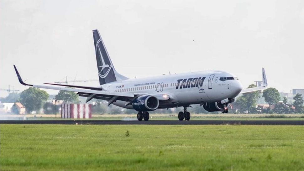 Viață de europarlamentar. Avion deviat de Tarom pentru 4 politicieni români