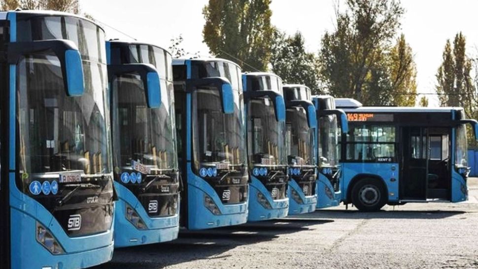 Autobuze/ Foto: Facebook Nicușor Dan