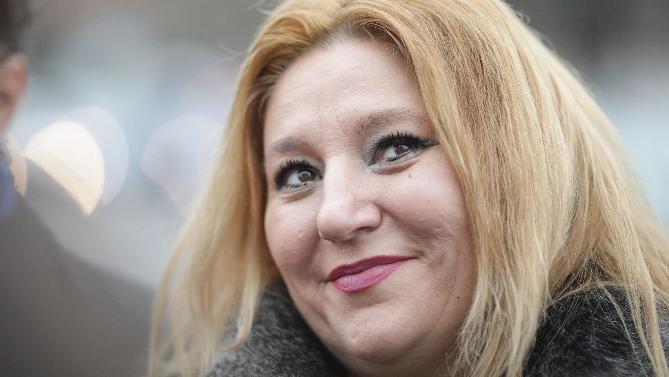 Șoșoacă, racolată de masoni la Parlament: ”Mă trage cineva înăuntru, ca la viol, și mă trezesc într-o încăpere cu 10 bărbați”