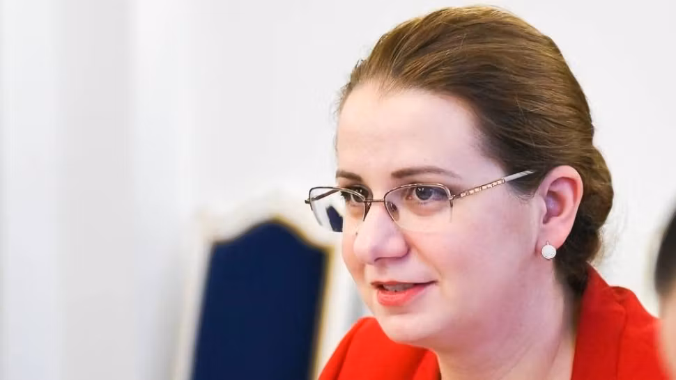 Ministrul Educaţiei - Ligia Deca
