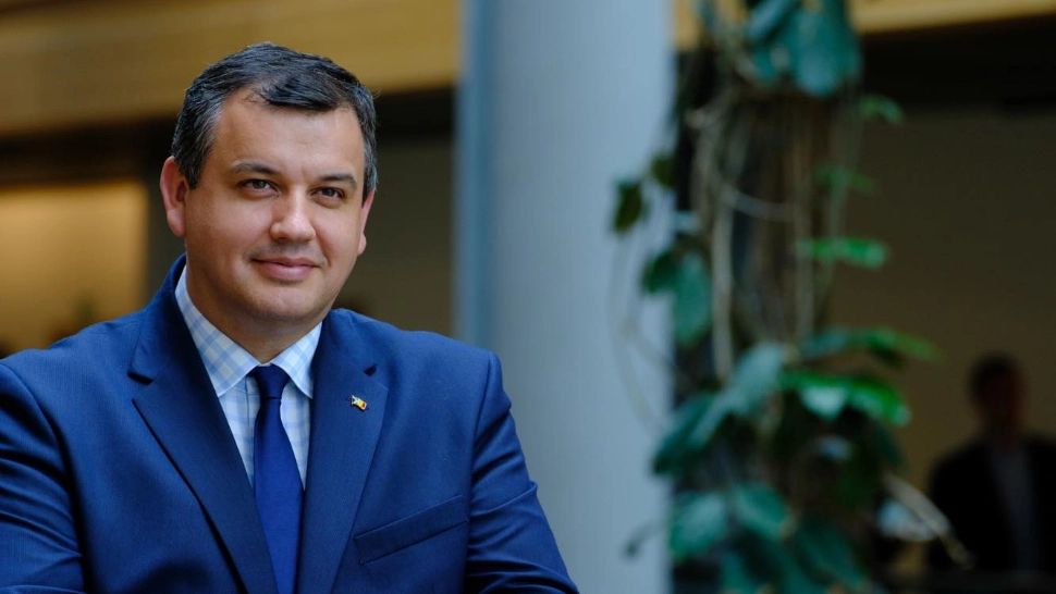 Liderul PMP, atac la eurodeputata Diana Șoșoacă. Foto/Arhivă