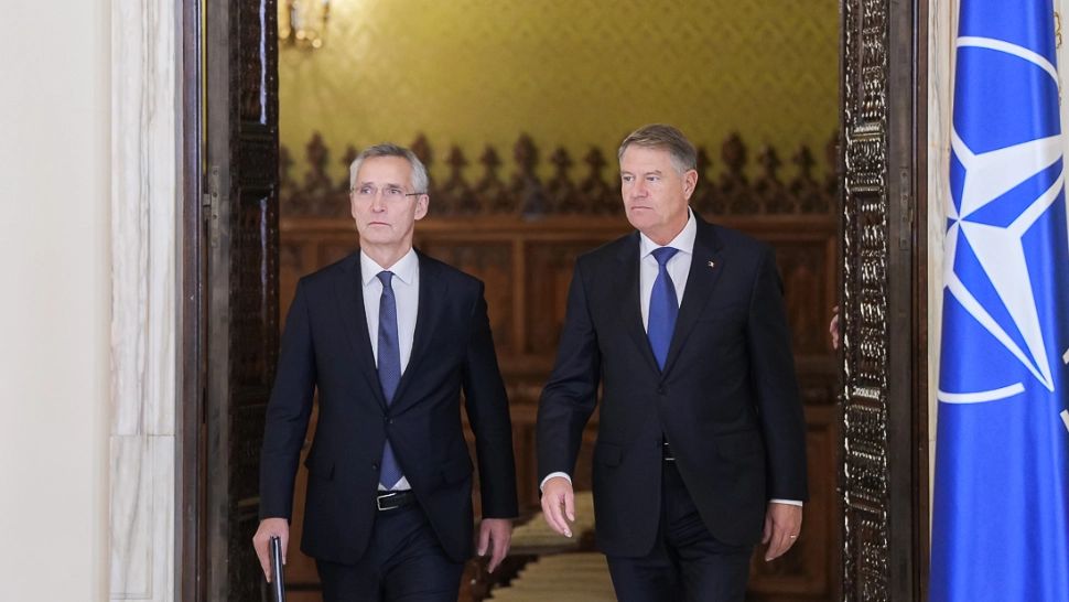 Klaus Iohannis, în prezența lui Jens Stoltenberg: Noi strategii NATO după ce Putin a declanșat războiul