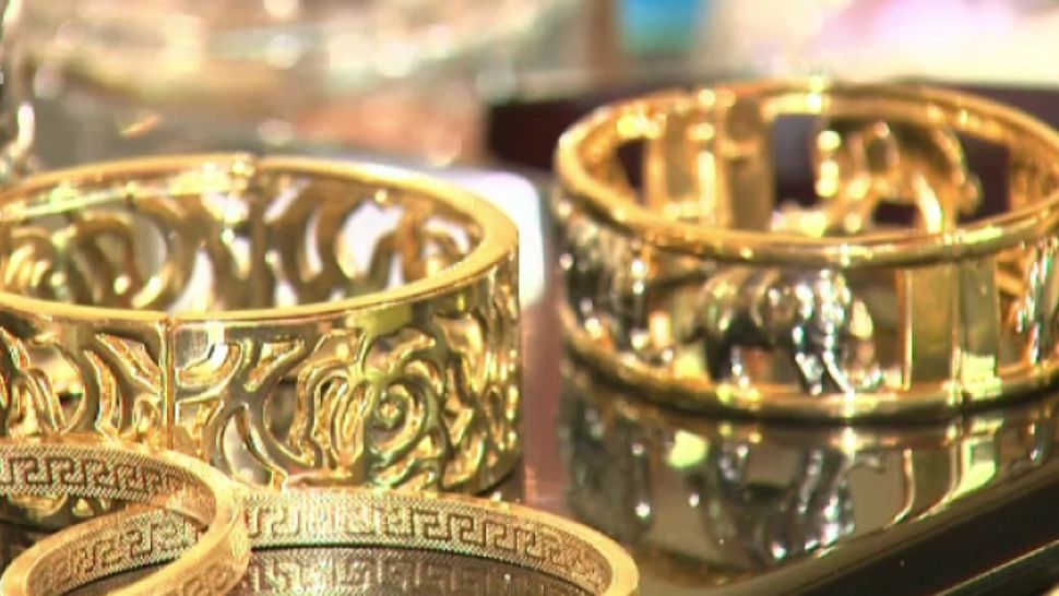 Consiliera lui Liviu Dragnea, jefuită de fosta menajeră - De ce nu-și poate recupera bijuteriile Foto: ilustrativ