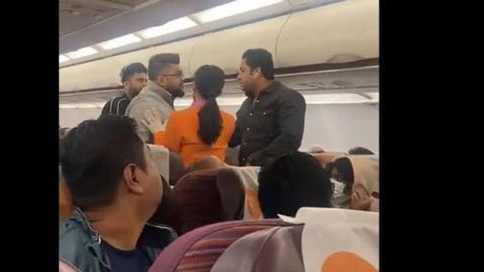 Bătaie în toată regula la mare altitudine, într-un avion în zbor - Motivul violențelor este halucinant