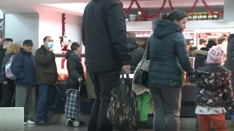 Românii au luat cu asalt piețele înainte de Crăciun