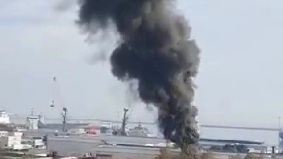 Explozie urmată de un incendiu în portul Samsun de la Marea Neagră! Coloane de fum negru și dens se văd de la depărtare - VIDEO