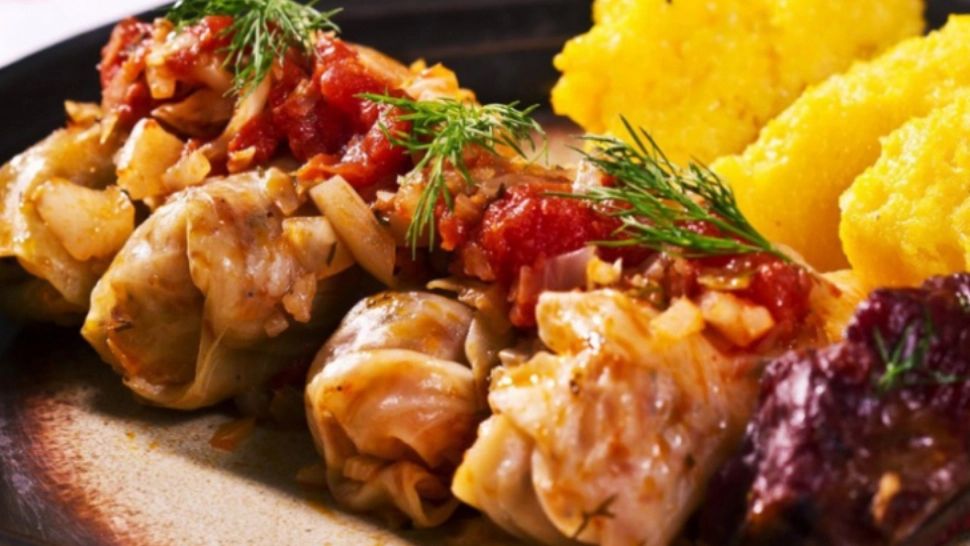 INGREDIENTUL care NU trebuie să LIPSEASCĂ din compoziția SARMALELOR