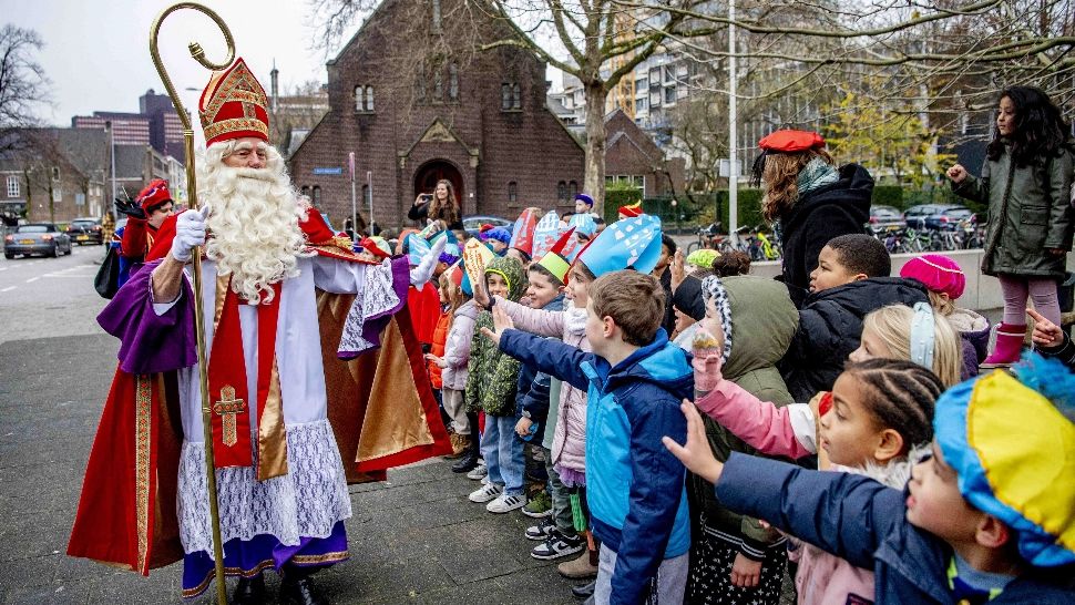 În Europa de Vest, Moșul aduce și nuiele. Foto/Profimedia 