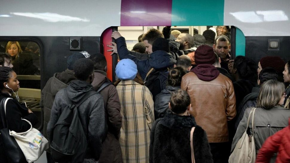 Atenționare de călătorie în Franța. Haos în transportul pe căile ferate