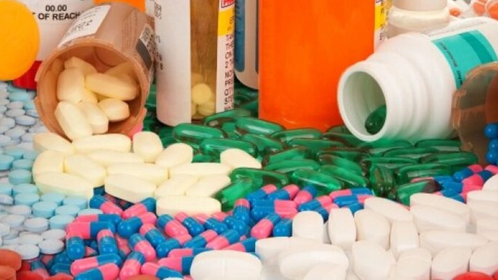 Distribuitorii europeni de medicamente îl contrazic pe Rafila