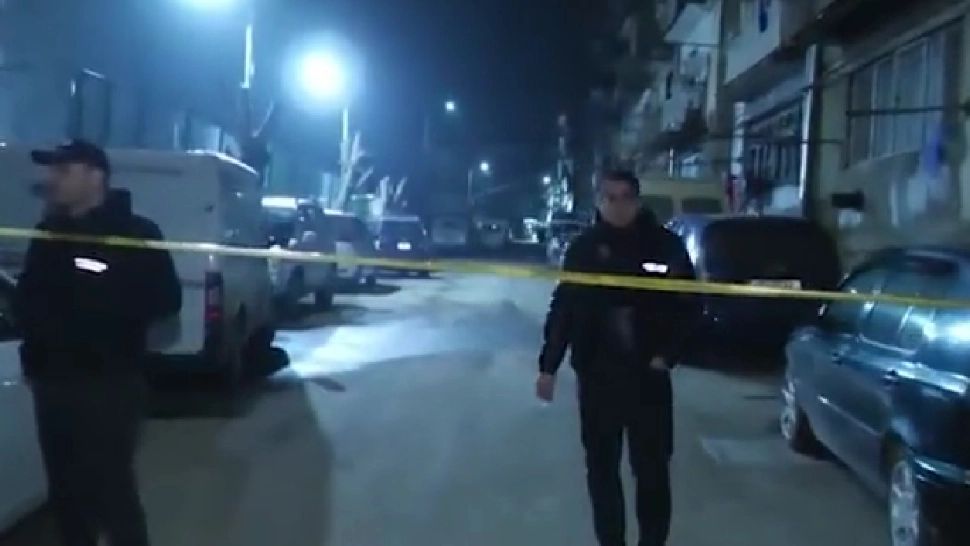 Un fost militar a ucis 5 oameni trăgând cu o armă automată de la un balcon