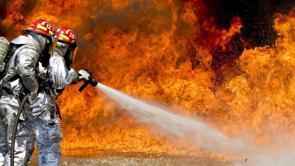 Flacarile au consumat o casa din comuna Români, județul Neamț