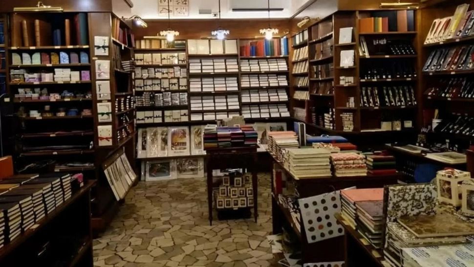 Singurul test de inteligență și atenție aproape imposibil de rezolvat: găsește pisica din bibliotecă!