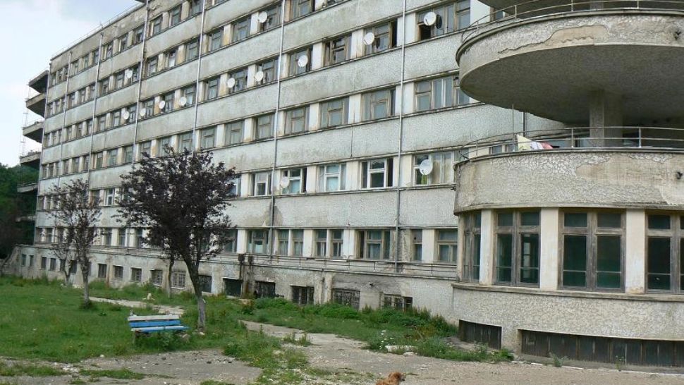 Acoperișul unui spital TBC din jud. Caraș-Severin s-a prăbușit - zeci de pacienți, evacuați - FOTO
