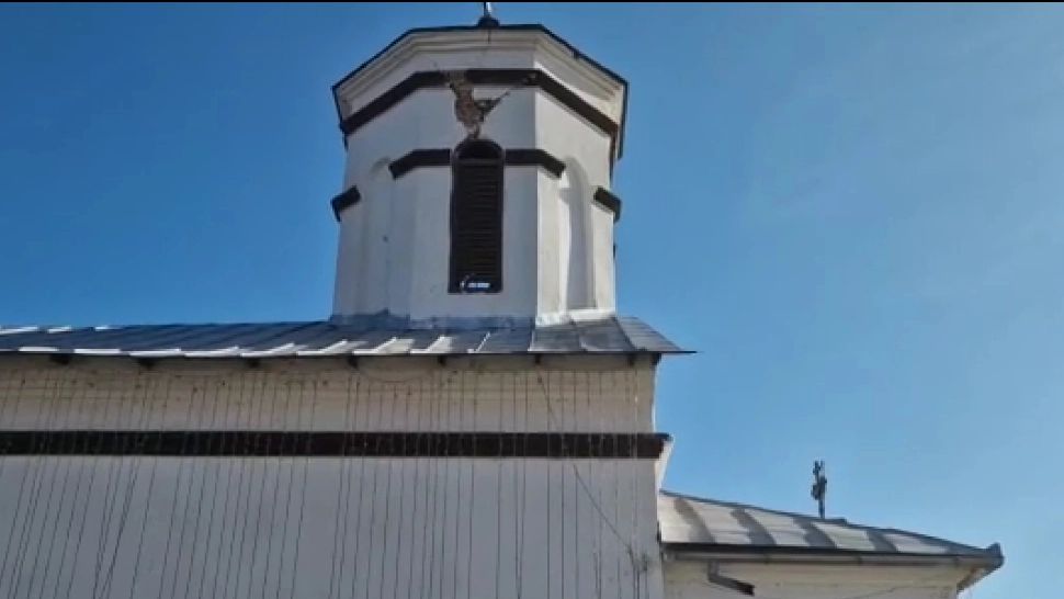 Turla Bisericii din Tismana, afectată de cutremurul din Gorj - VIDEO