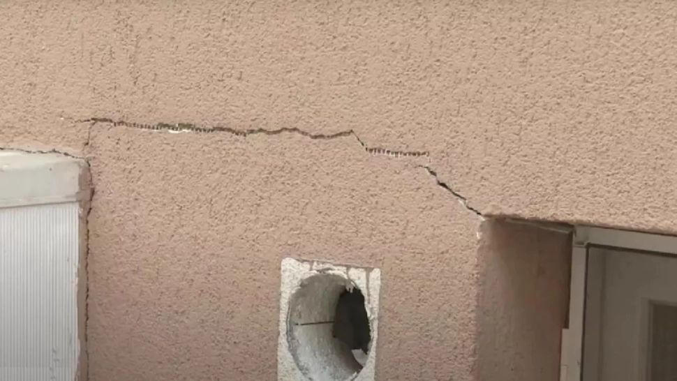 Bloc afectat de cutremur