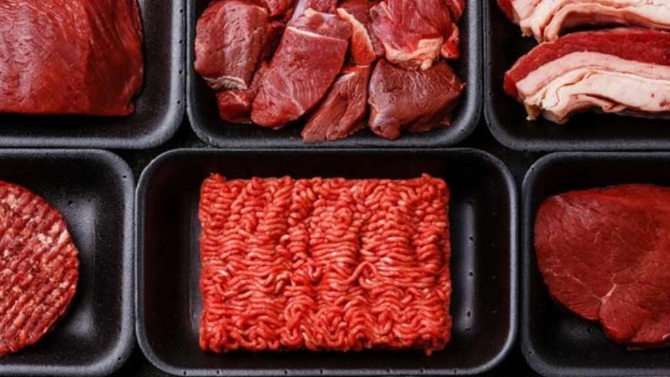 Porcul românesc dispare din magazine. Câtă carne importăm