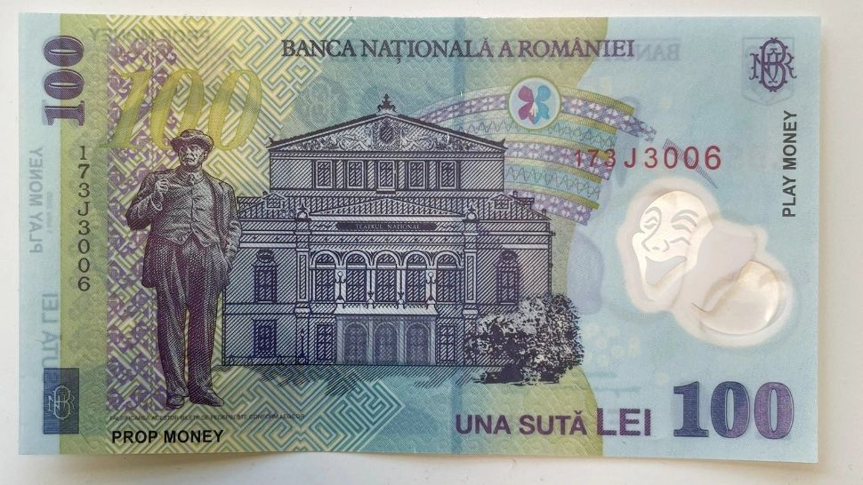 Banii de jucărie, noua metodă de plată a escrocilor! Țeapa luată de un curier 