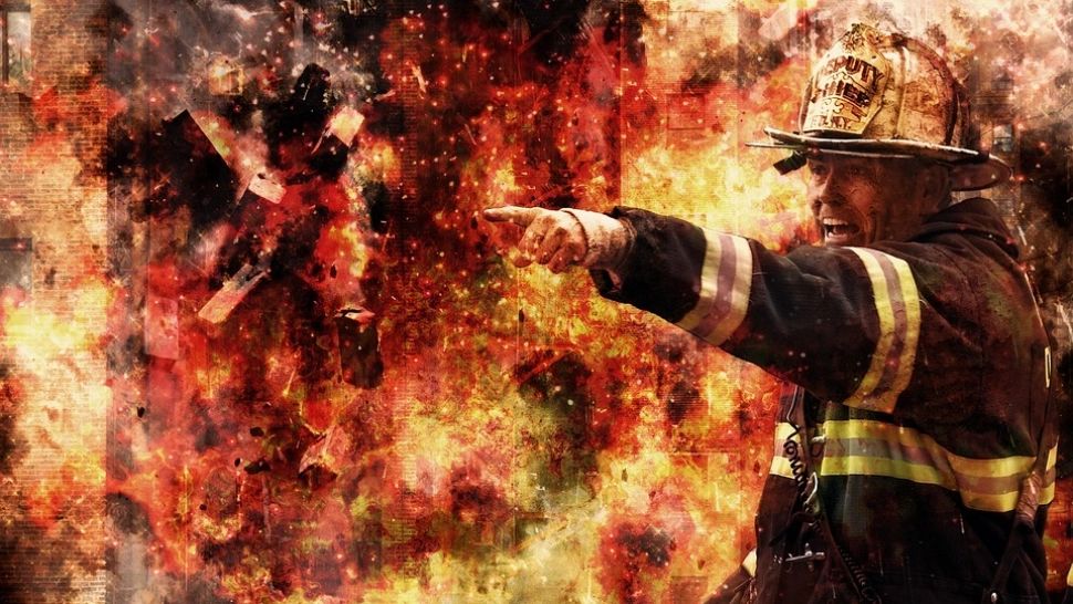 Pompierii ISU Bihor au salvat o familie cu doi copii