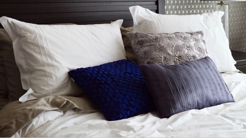 Cât de des trebuie să schimbi, de fapt, lenjeria de pat. Ce spun oamenii de știință