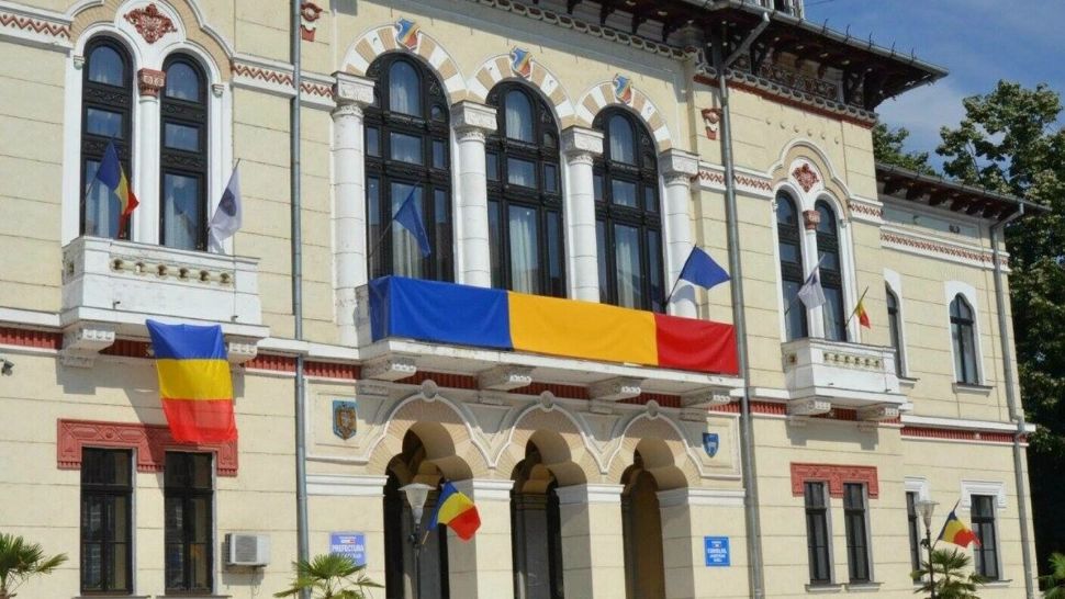 Primăria Tg. Jiu, afectată de cutremure
