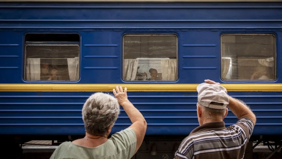 Un tribunal le-a dat dreptate nepoților care nu vor să-și vadă BUNICII. Nu pot fi obligați