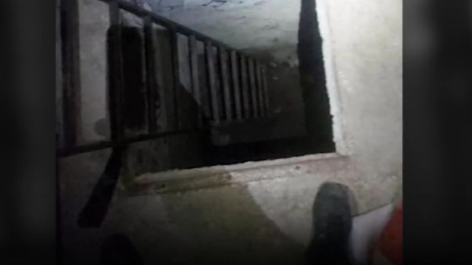 Beciul în care a fost ținută minora/ Captură video