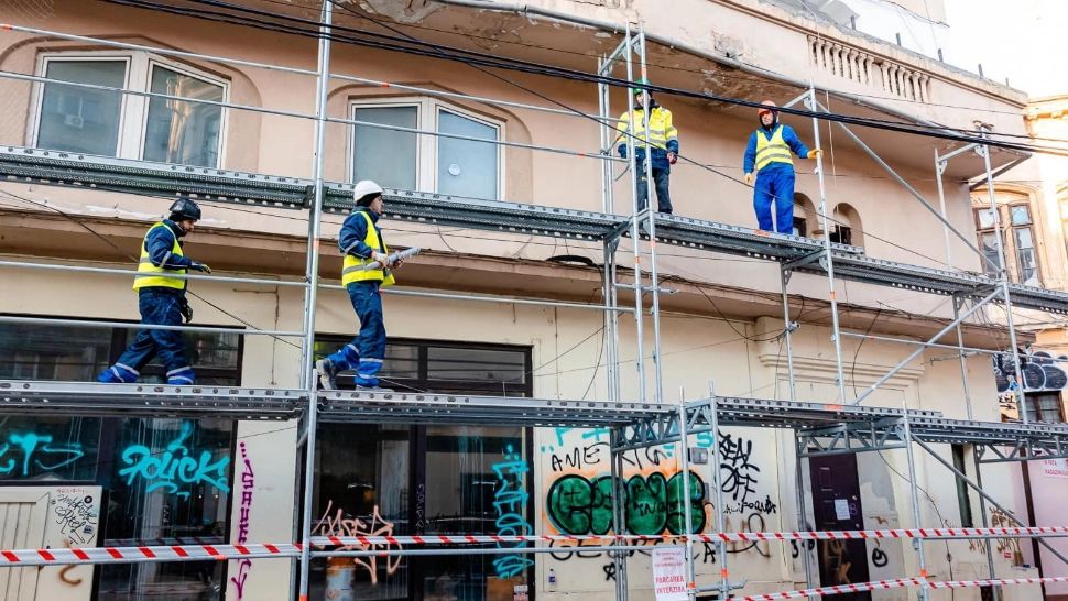 Consolidare clădiri risc seismic / Facebook Nicusor Dan