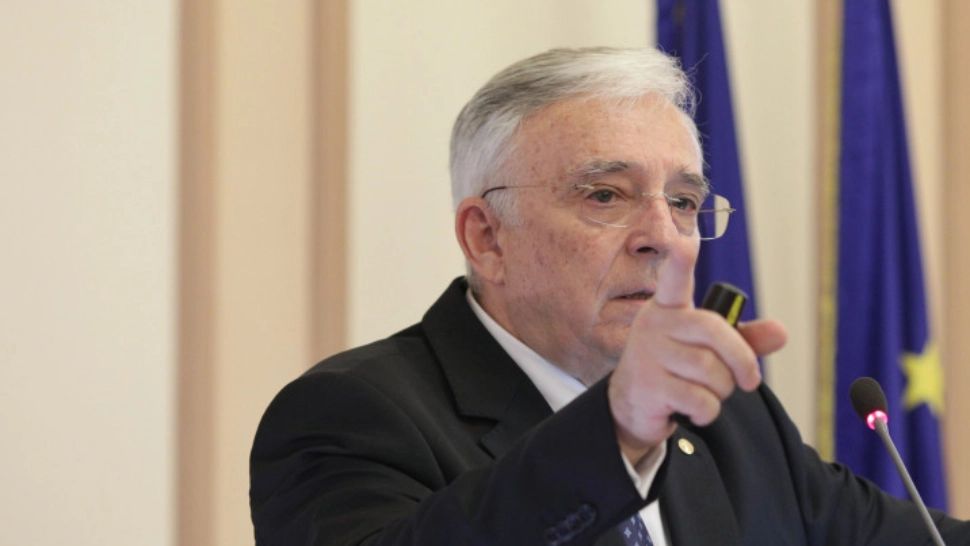 Mugur Isărescu, guvernatorul BNR