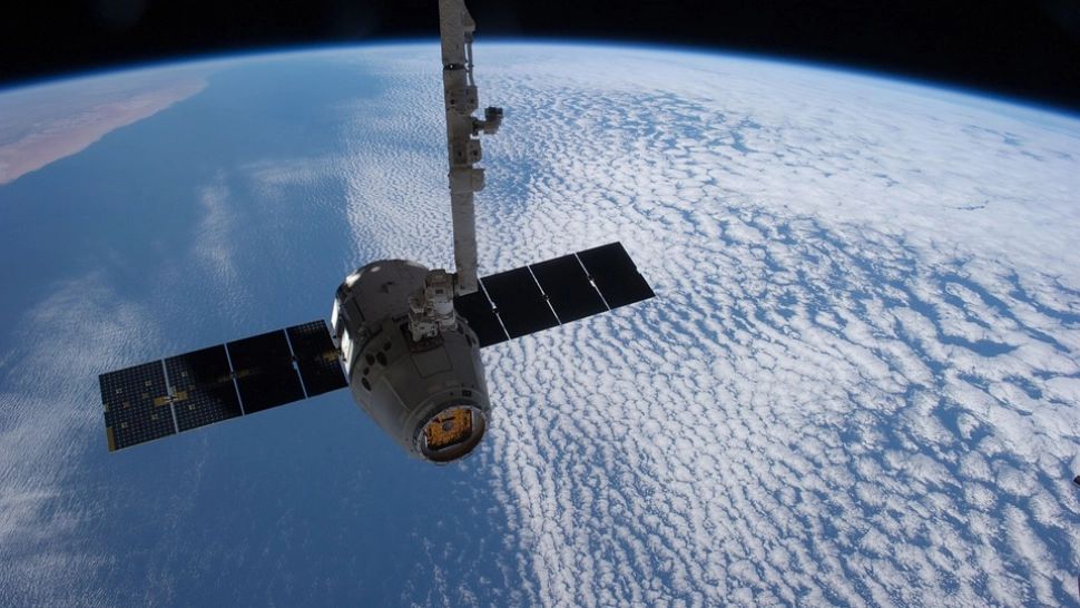 China i-a pus gând rău lui Elon Musk: are de gând să lanseze 13.000 de sateliți care să „suprime” rețeaua Starlink