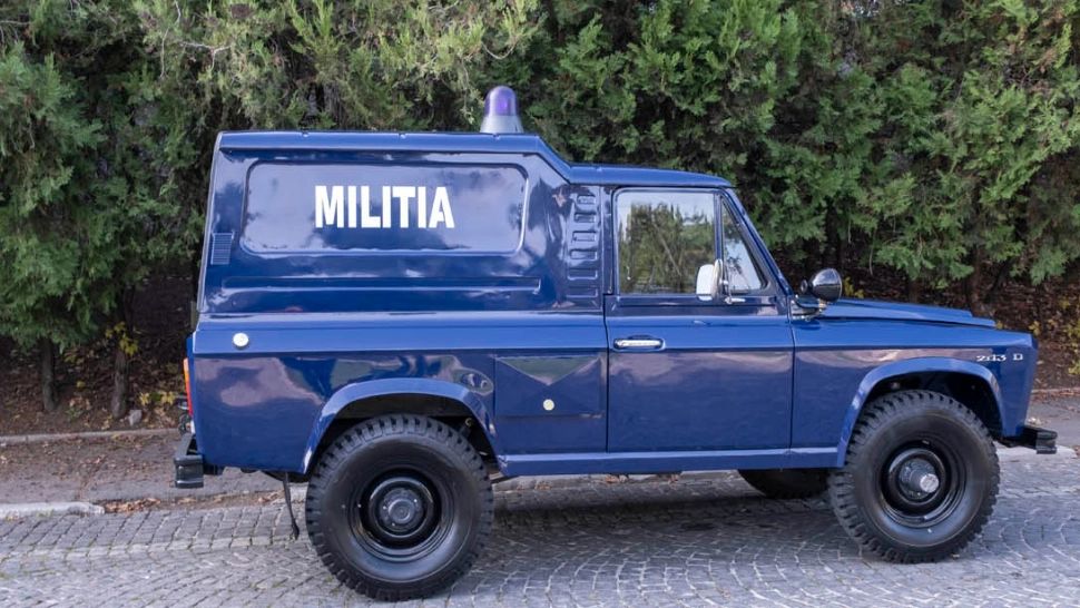 ARO 243D, celebra dubă a Miliției. De ce i se spunea „Regina nopții" sau "Taxiul tineretului"?
